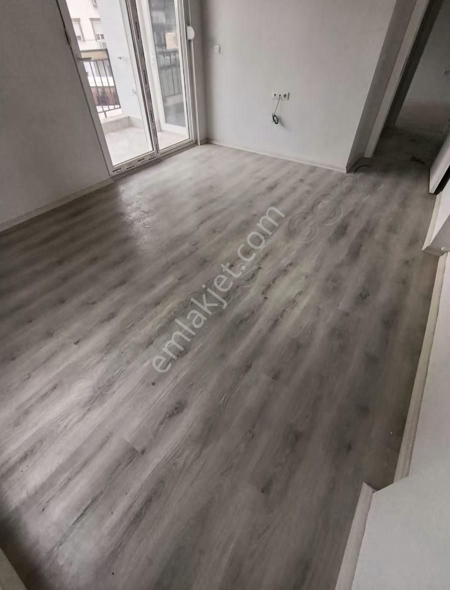 Erenköy Esentepe Mah.2+1 Ayrı Mutfak 1. Kat Daire - Görsel 4