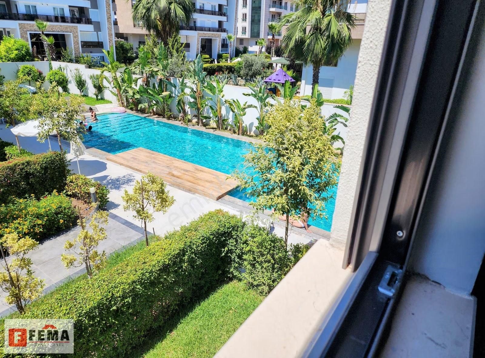 Uncalıda Modern Sitede Kiralık Lüks 2+1 - Ayrı Mutfak - Görsel 23