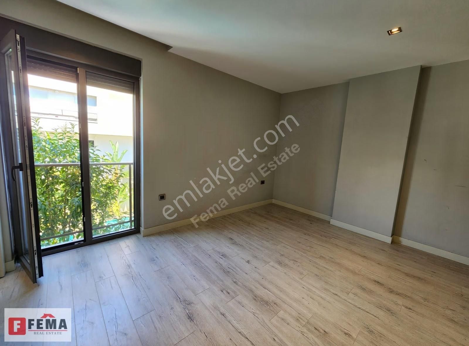 Uncalıda Modern Sitede Kiralık Lüks 2+1 - Ayrı Mutfak - Görsel 7