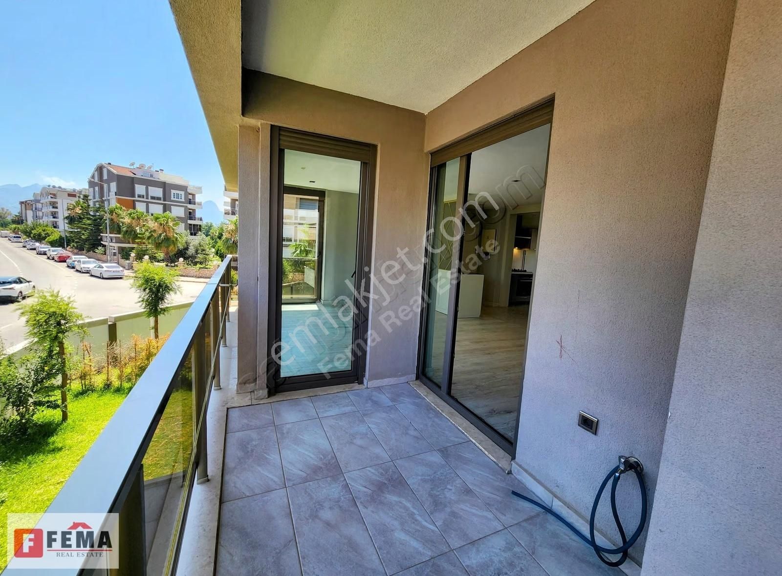 Uncalıda Modern Sitede Kiralık Lüks 2+1 - Ayrı Mutfak - Görsel 33