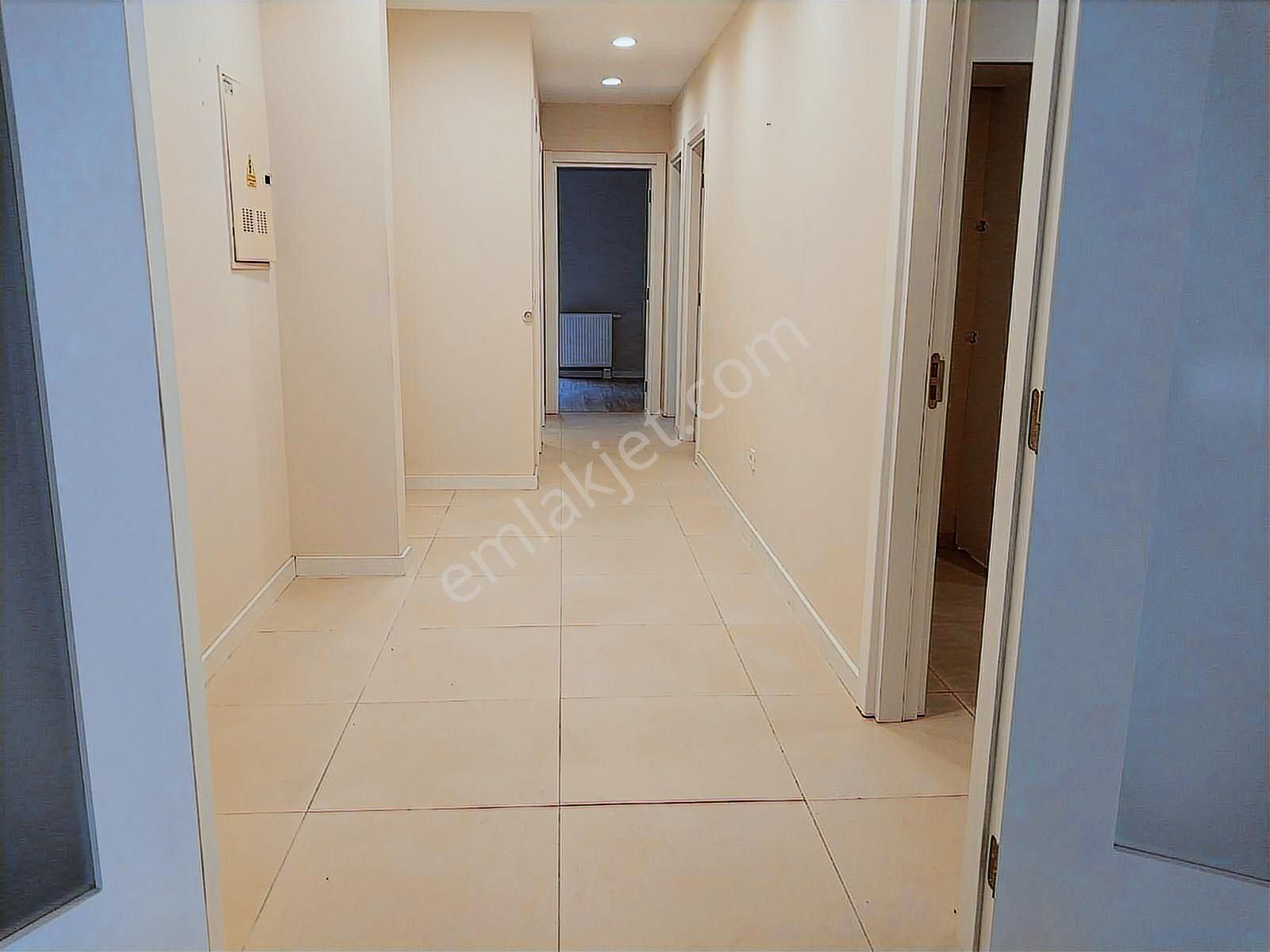 Camlica Tokide Acil Satilik 3+1 Bahçe Kati 132 M2 Daire - Görsel 13