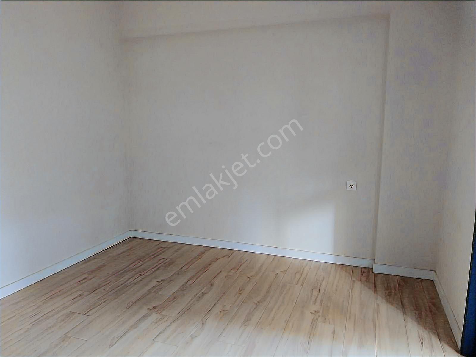 Camlica Tokide Acil Satilik 3+1 Bahçe Kati 132 M2 Daire - Görsel 18