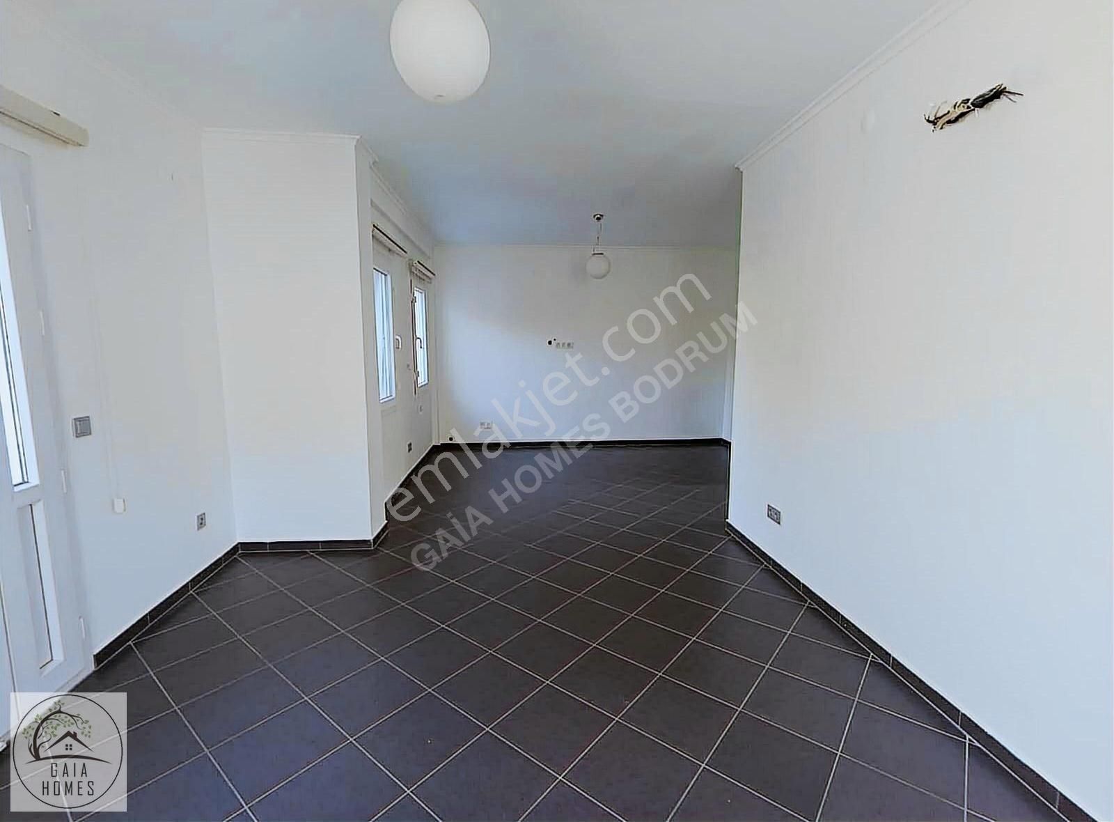 Kiralık Ortakent Merkezi Konumlu Cadde Üstü 2+1 Ofis İşyeri - Görsel 2