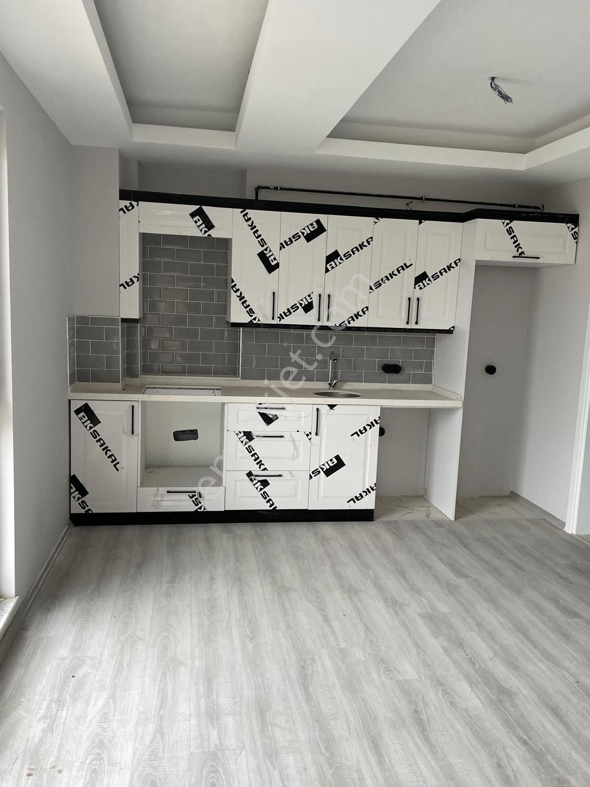 Ömürevleri Eski Fırın Üstü Satılık 1+1 Daire - Görsel 11