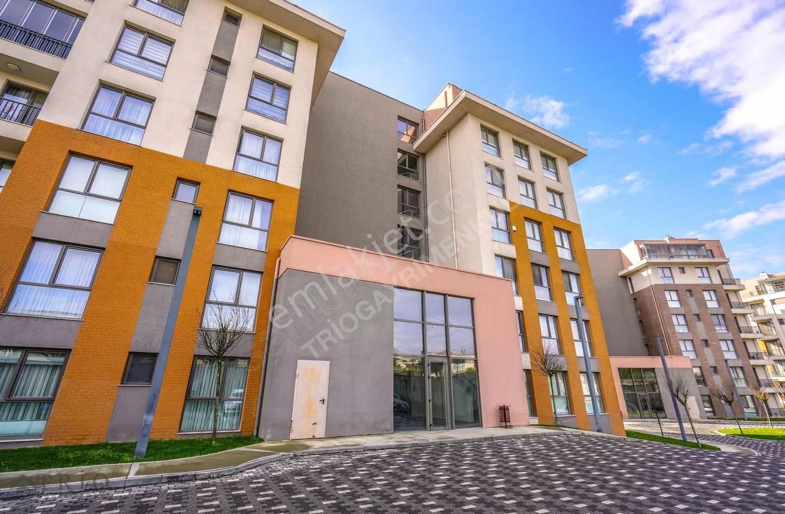 Bahçeşehir Eston Koru 3+1 Kısa Katlı Satılık Daire