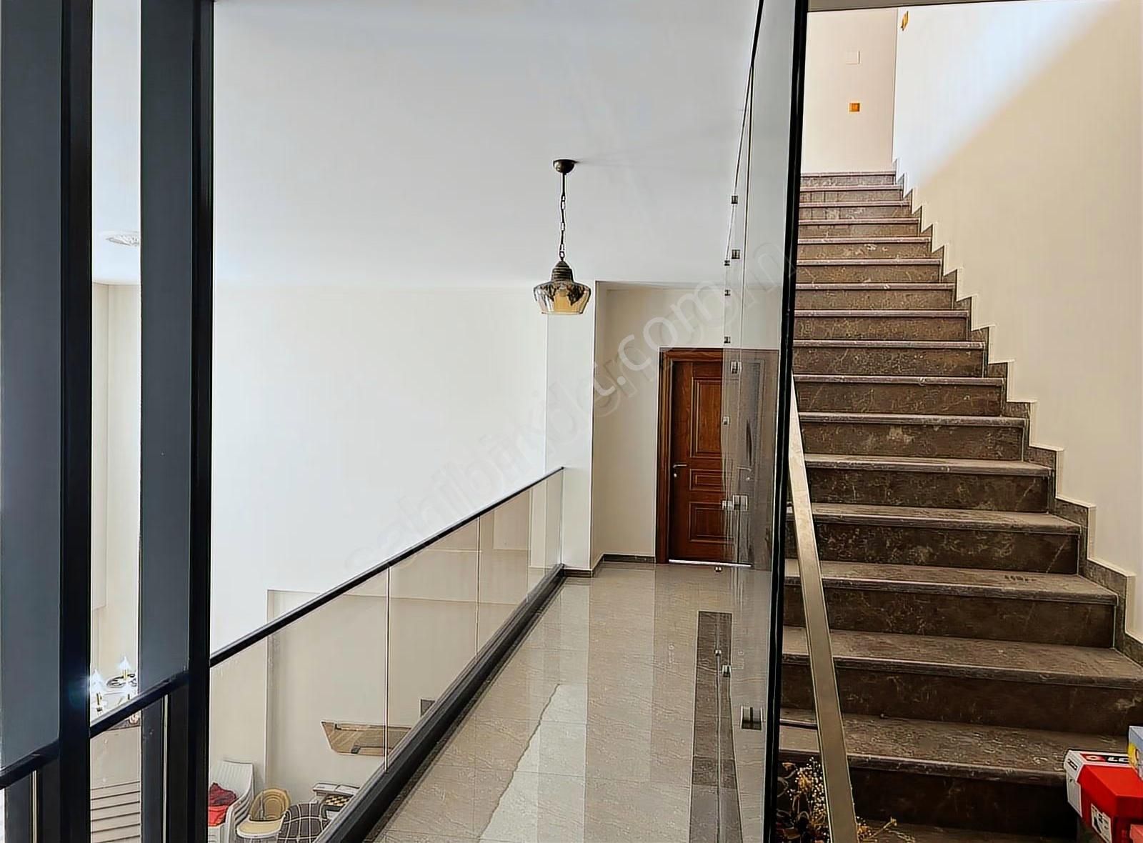 704 M2 Arsa İçerisinde, 6+2 Lüx Villa - Görsel 2