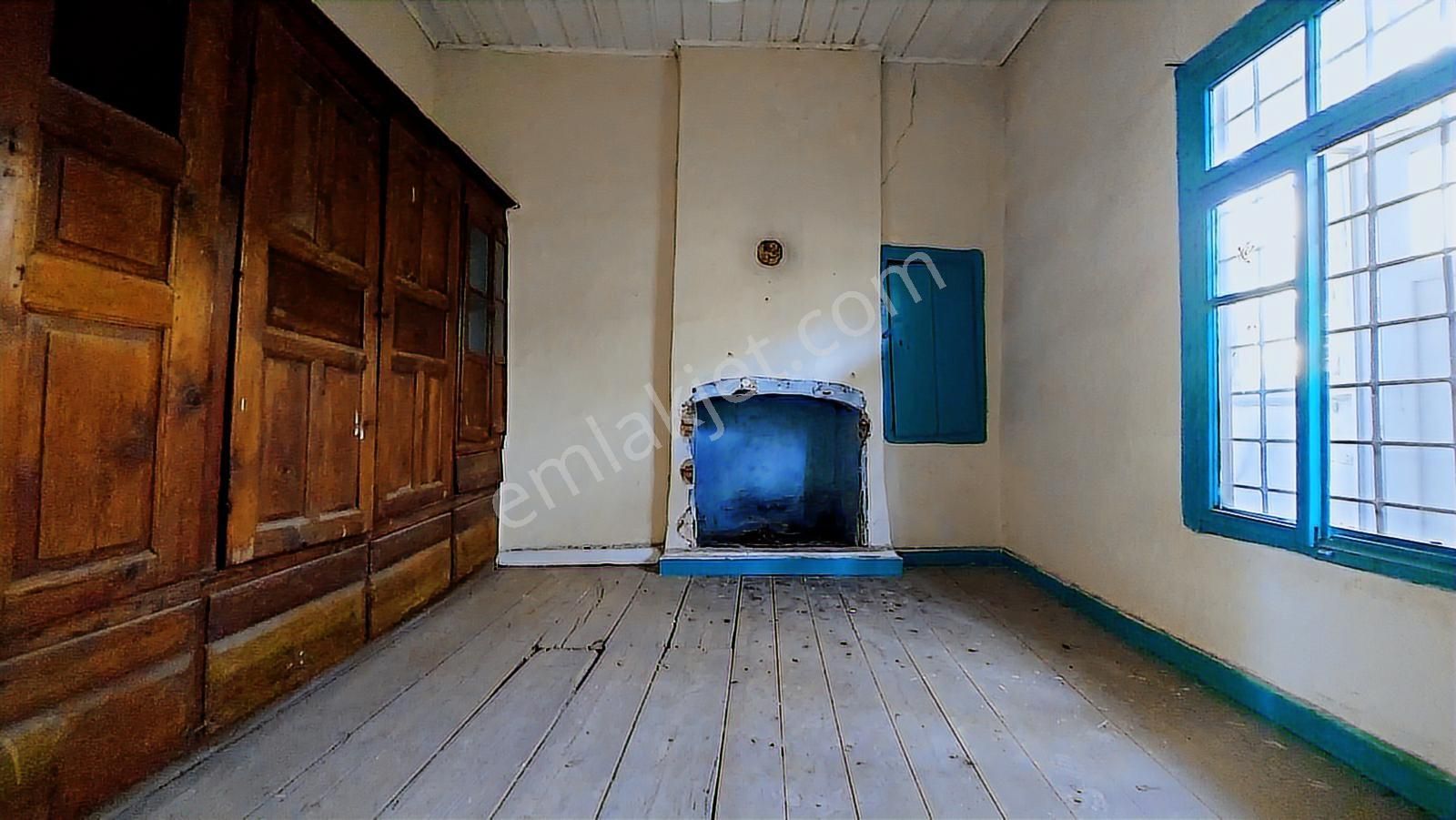 Ayvalık Merkez,de Yatırıma Uygun 3 Katlı Tarihi Kargir Ev - Görsel 26