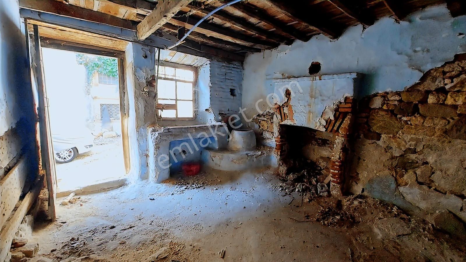 Ayvalık Merkez,de Yatırıma Uygun 3 Katlı Tarihi Kargir Ev - Görsel 7