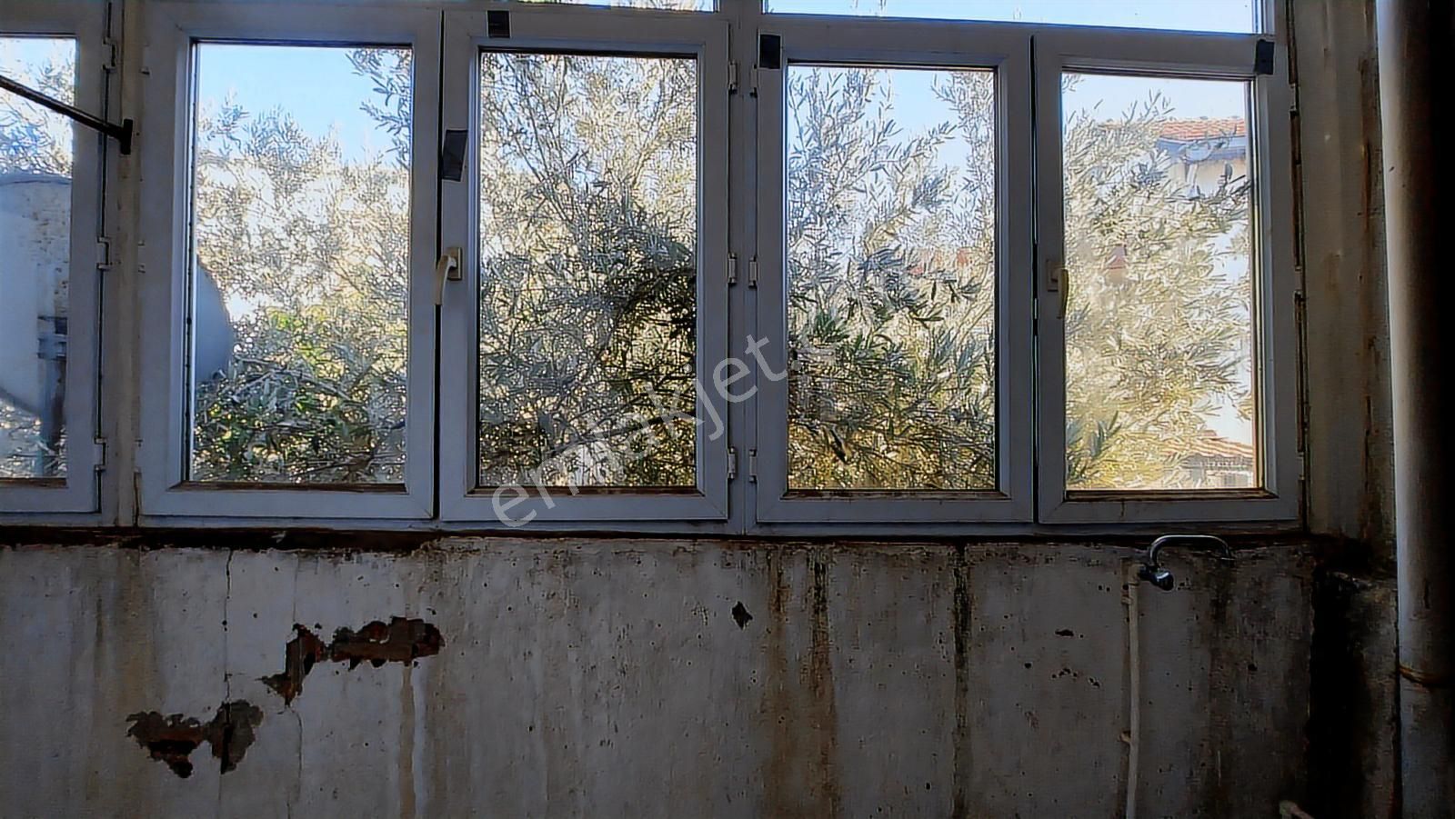 Ayvalık Merkez,de Yatırıma Uygun 3 Katlı Tarihi Kargir Ev - Görsel 2