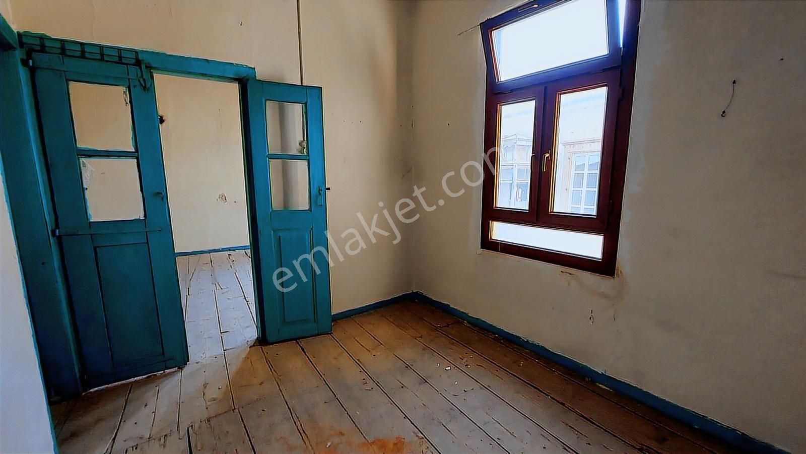 Ayvalık Merkez,de Yatırıma Uygun 3 Katlı Tarihi Kargir Ev - Görsel 22