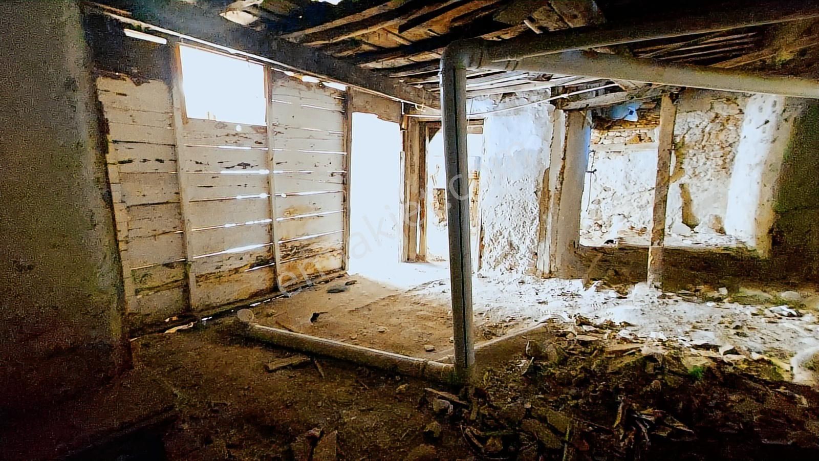 Ayvalık Merkez,de Yatırıma Uygun 3 Katlı Tarihi Kargir Ev - Görsel 23