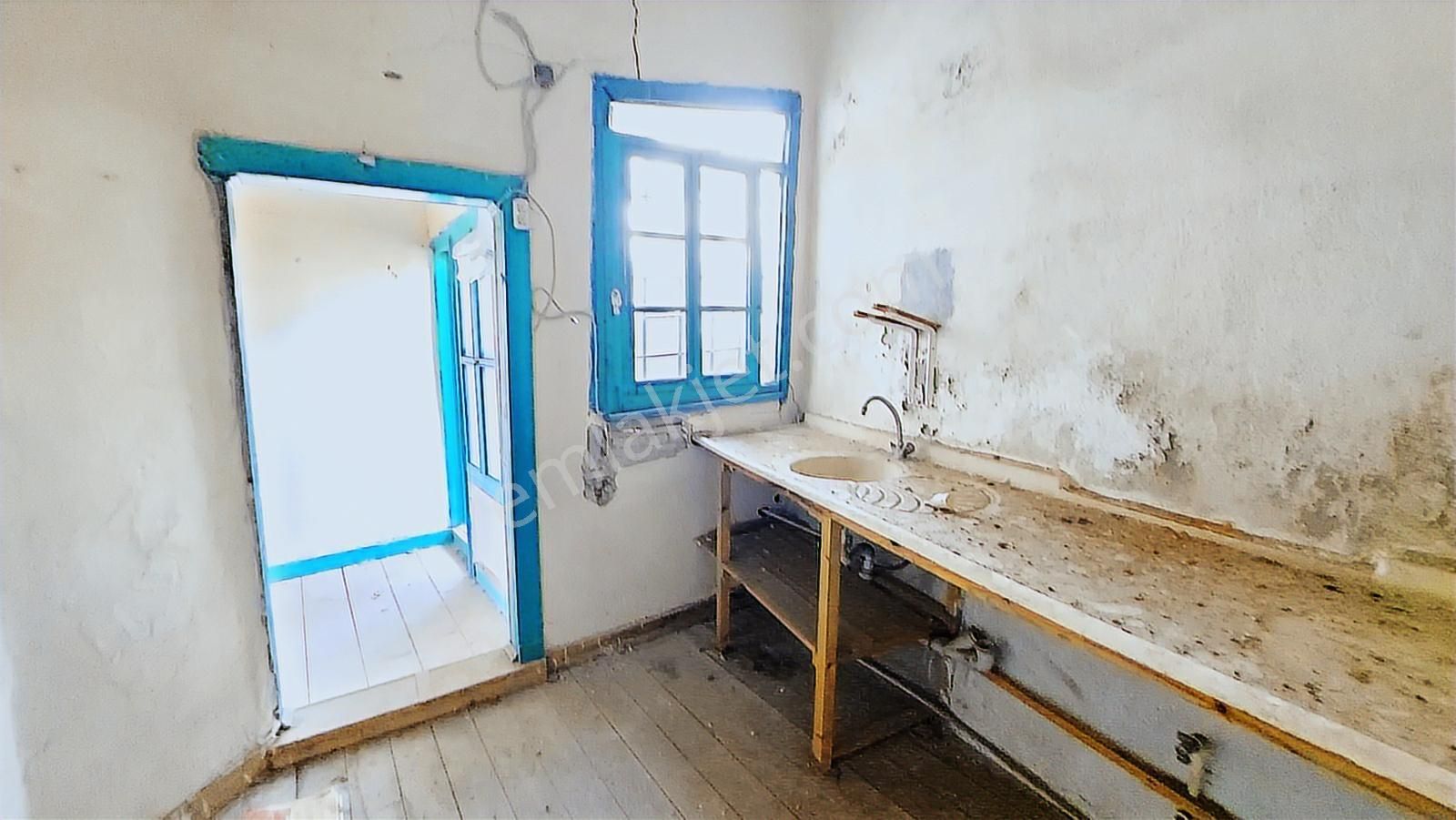 Ayvalık Merkez,de Yatırıma Uygun 3 Katlı Tarihi Kargir Ev - Görsel 34