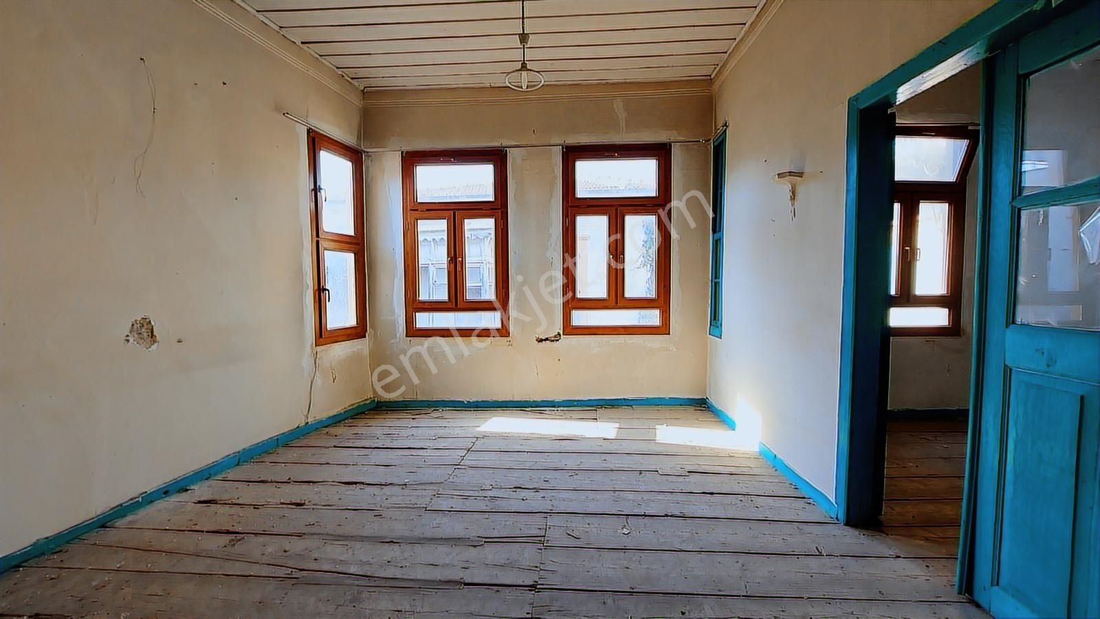 Ayvalık Merkez,de Yatırıma Uygun 3 Katlı Tarihi Kargir Ev - Görsel 24