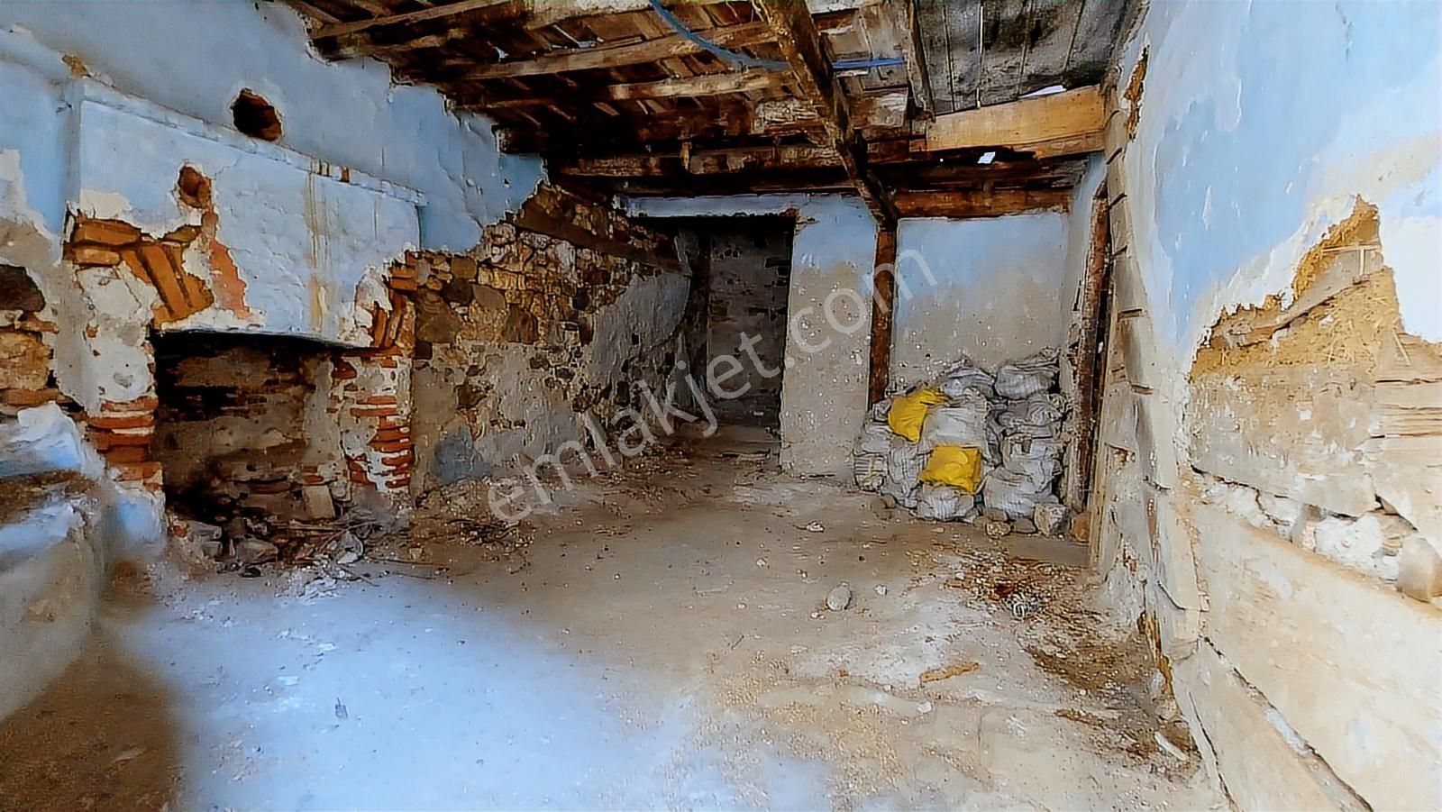 Ayvalık Merkez,de Yatırıma Uygun 3 Katlı Tarihi Kargir Ev - Görsel 6