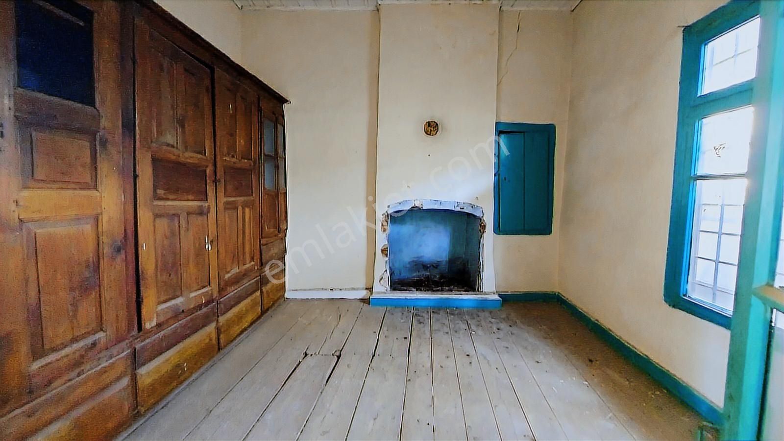 Ayvalık Merkez,de Yatırıma Uygun 3 Katlı Tarihi Kargir Ev - Görsel 18