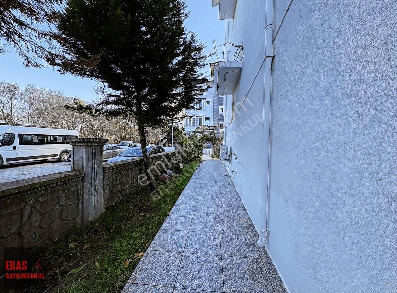 Eras Gayrimenkulden Satılık Merkezi Konumda Ara Kat 1+1 Daire - Görsel 2