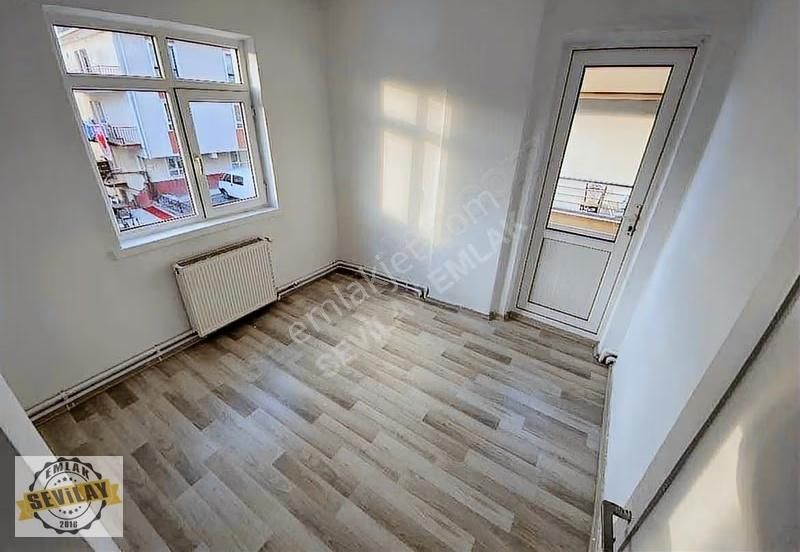 Bağlarbaşı Mahallesinde 1. Katta,ön Cephe Kiralık Daire - Görsel 18