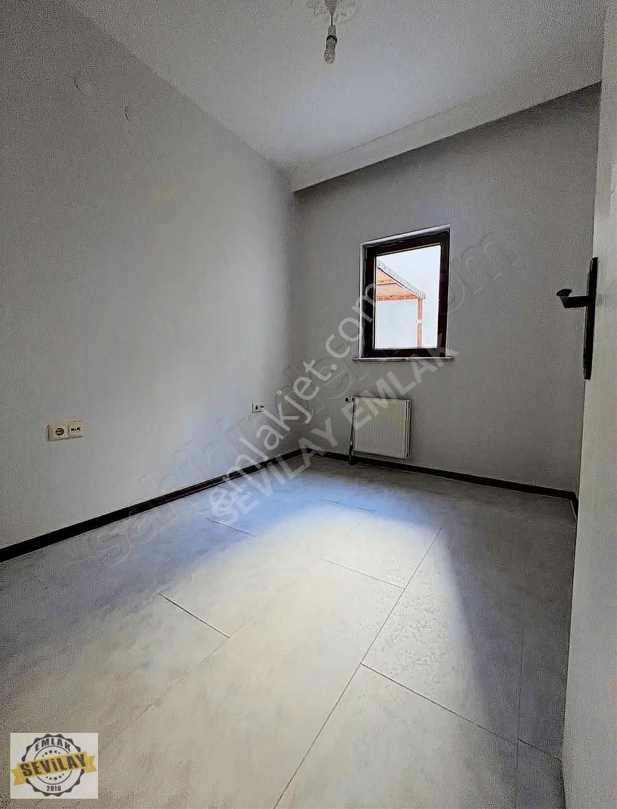 Şenyuva Mahallesi Toki Bloklarında Kış Bahçeli 4+1 Daire - Görsel 24