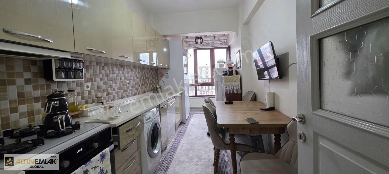 Satılık Fuzuli Caddesi Üzerinde Geniş Ferah Daire - Görsel 3