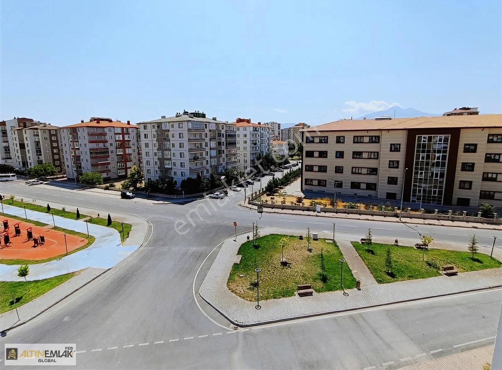 Hoca Ahmet Yesevi Özal Yapı Ara Katta 3+1 Kombili Satılık Daire