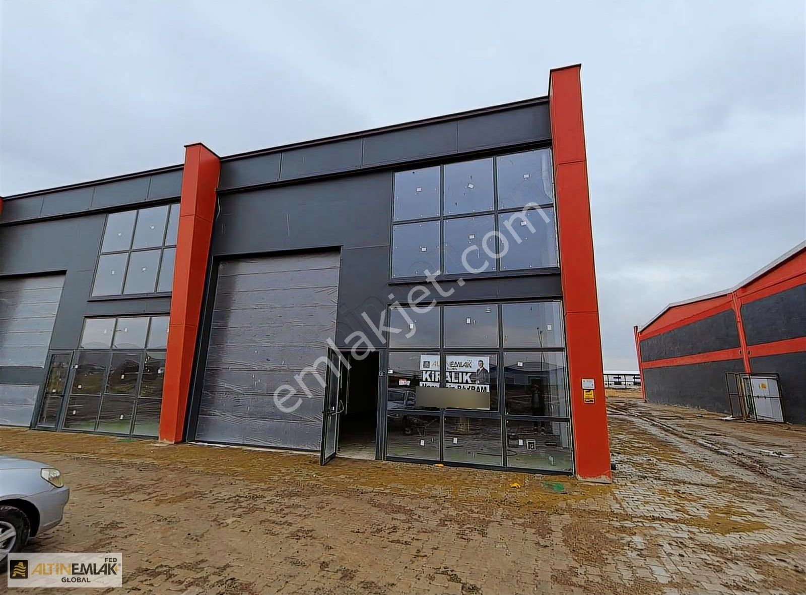 1. Osb 16.caddede 200 M2 Sıfır Kiralık Dükkan