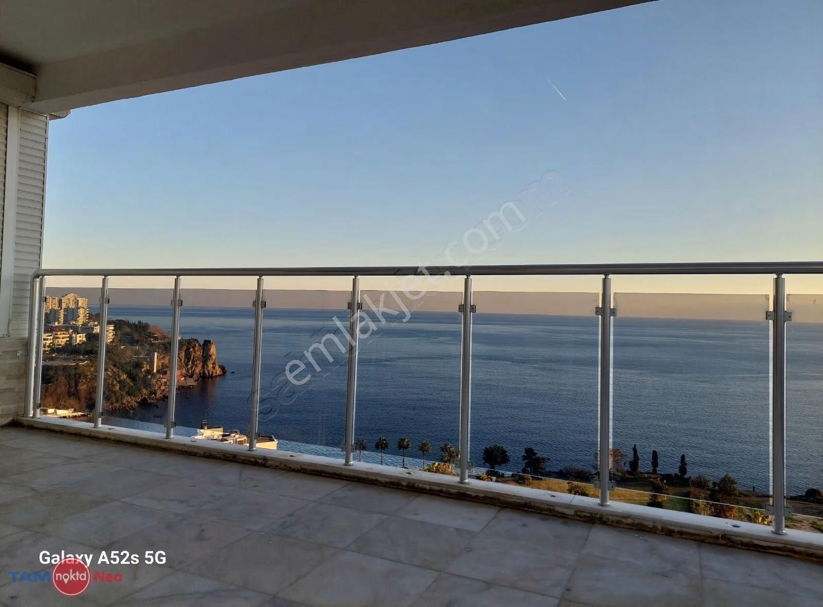 Şirinyalıda Muhteşem Deniz Manzaralı Site İçinde 3+1 Daire