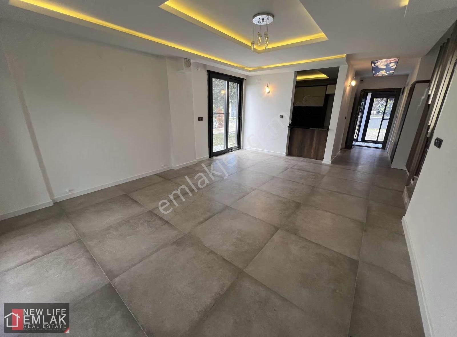 Kuşadası Havuzlu Site İçerisinde Deniz Ve Doğa Manzaralı Villa - Görsel 29