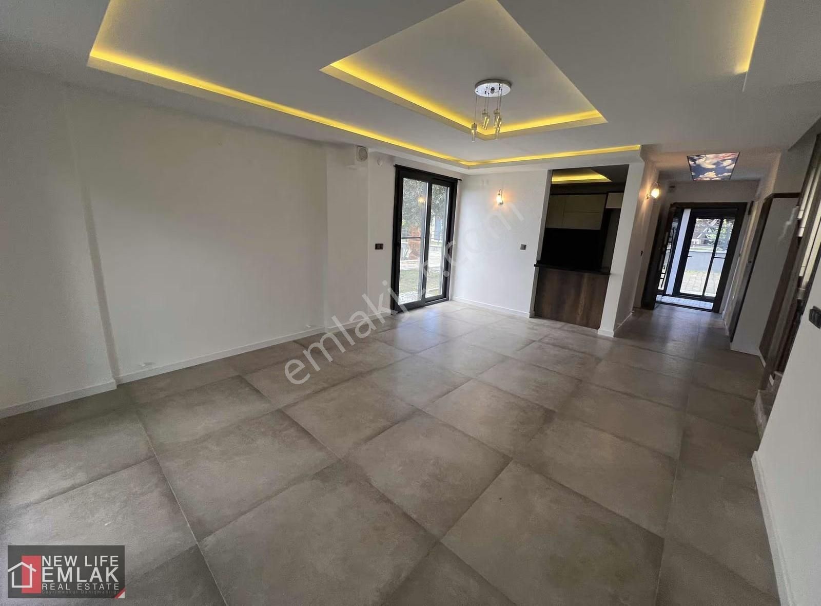 Kuşadası Havuzlu Site İçerisinde Deniz Ve Doğa Manzaralı Villa - Görsel 24