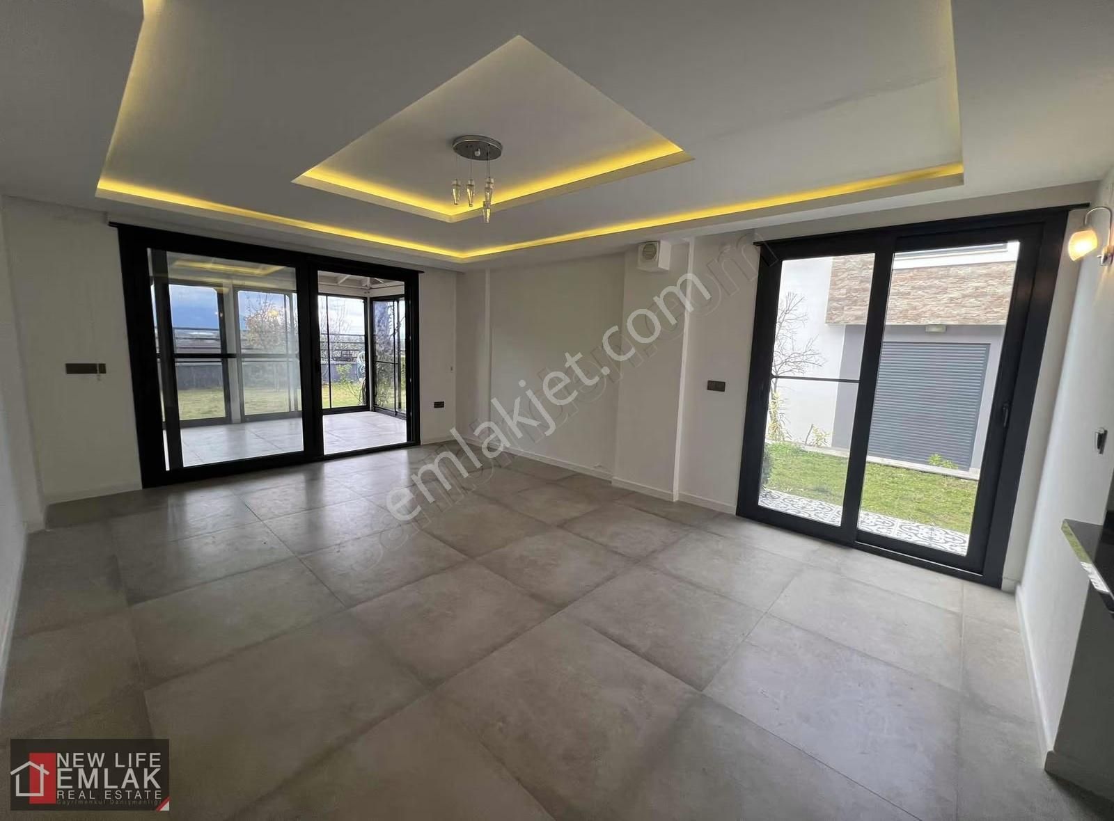 Kuşadası Havuzlu Site İçerisinde Deniz Ve Doğa Manzaralı Villa - Görsel 23