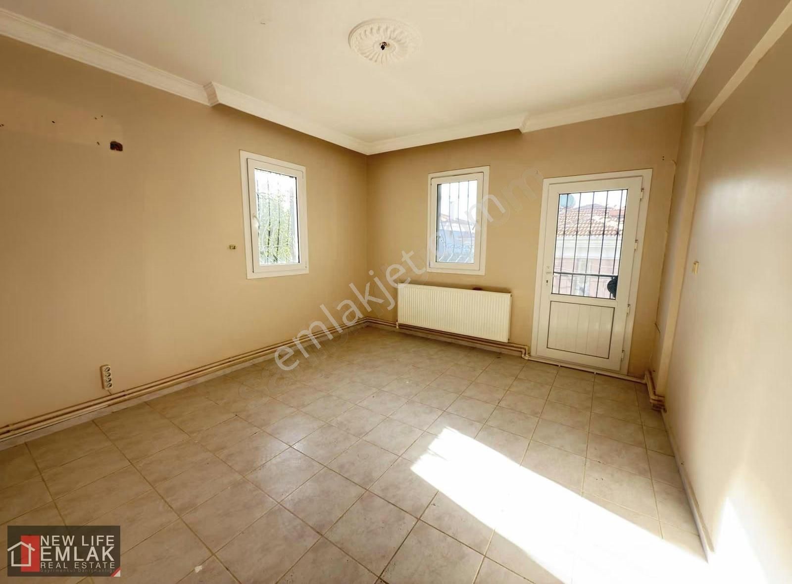 Fırsat.!!! Kuşadası Tam Müstakil Geniş Bahçeli Villa - Görsel 2