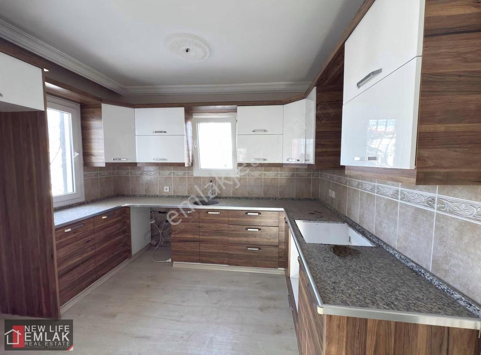 Fırsat.!!! Kuşadası Tam Müstakil Geniş Bahçeli Villa - Görsel 16