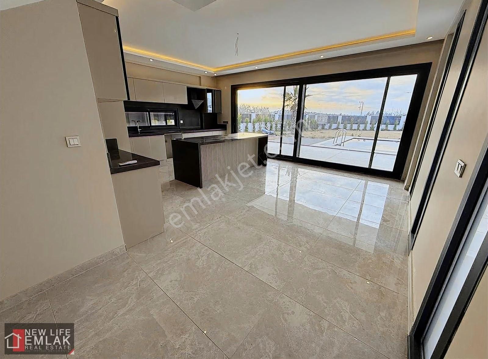 Kuşadası Yavansuda Özel Havuzlu Satılık Malikane - Görsel 17