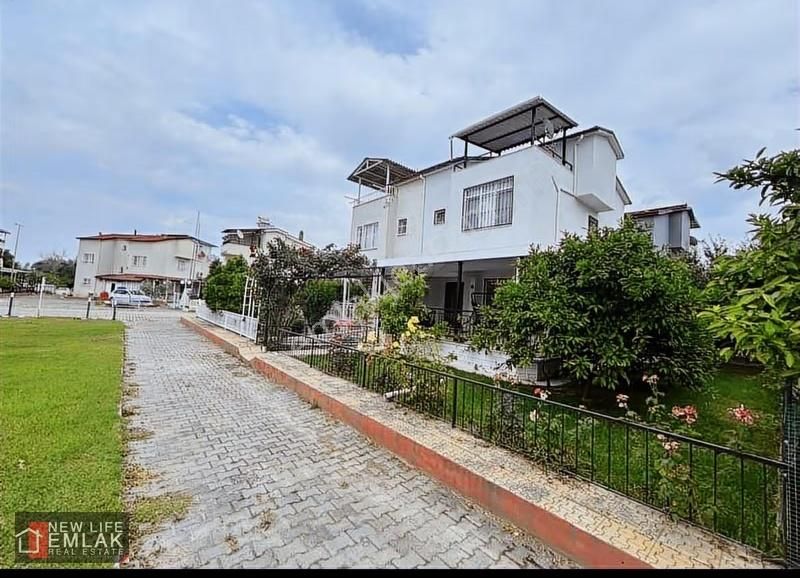 Kuşadası Sahil Sitelerinde 3+1 Villa - Görsel 4