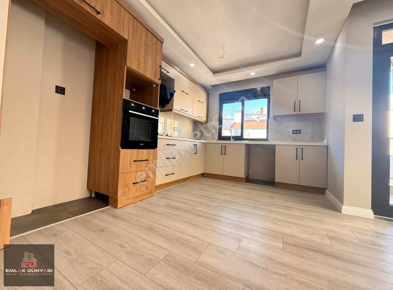 Çaybaşı Mah.burhanettin Onat Cad.dibi 5+1 190m2 Sıfır Dubleks