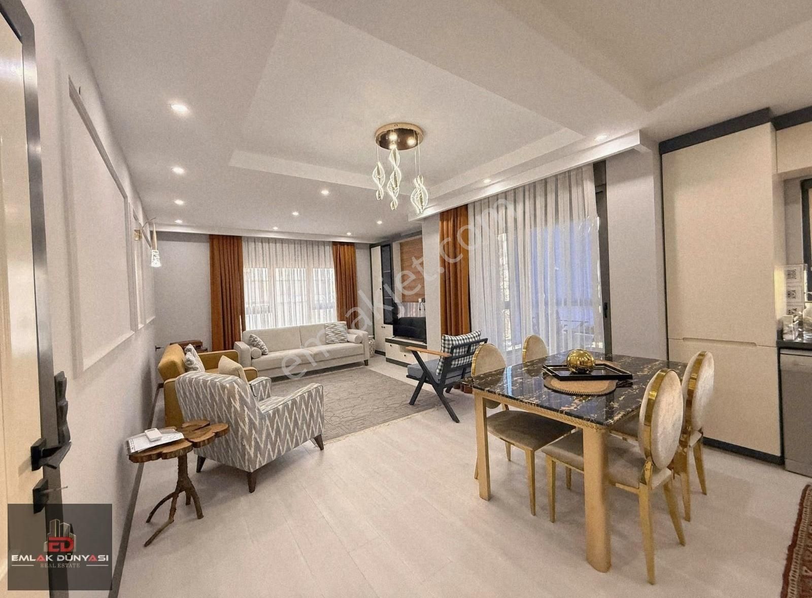 Meydan Kavağı Mah.fuull Krediye Açık Doğalgazlı 2+1 90m2 Daire