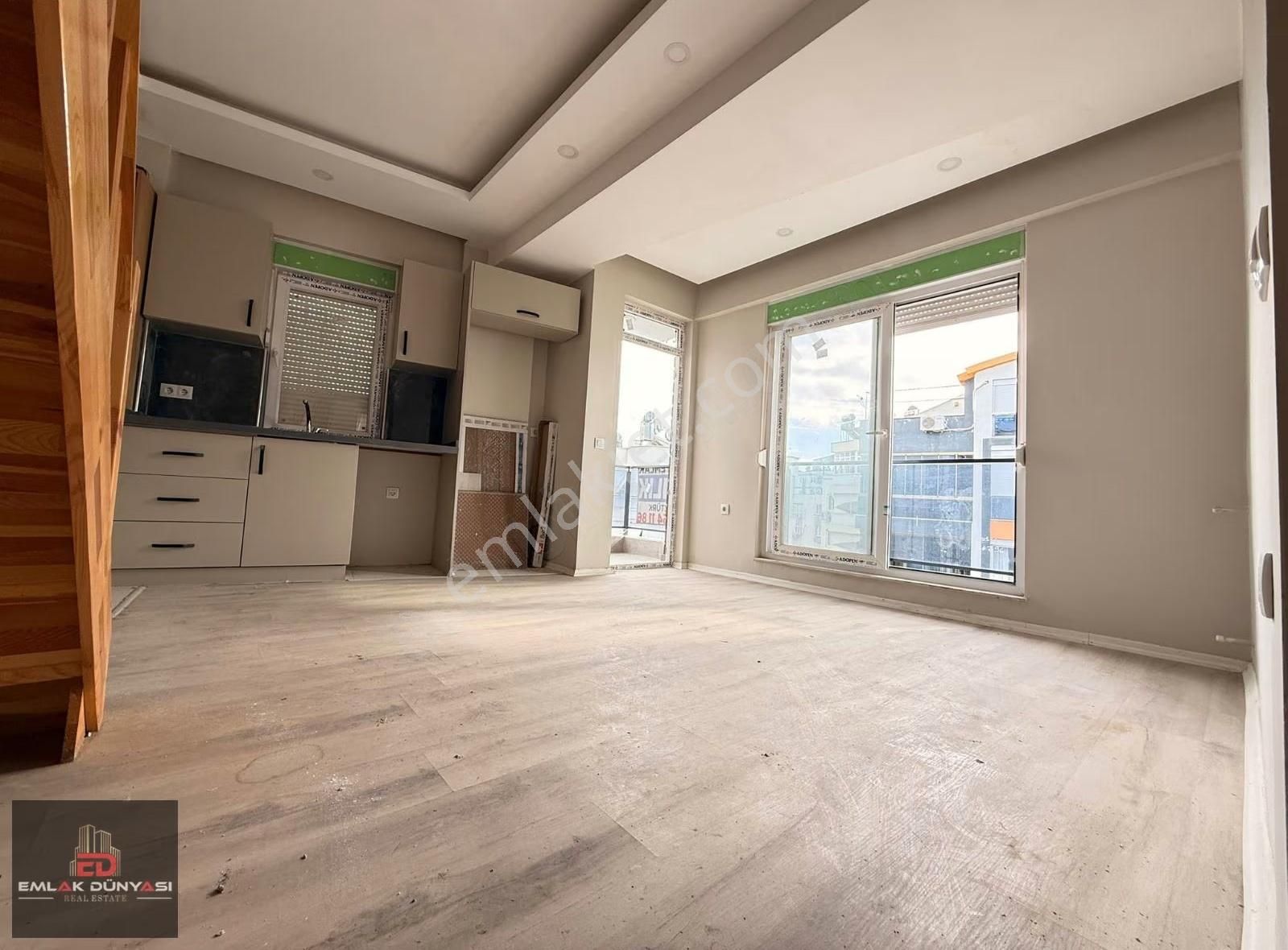 Kızıltoprak Mah.tramvay Yakını Önü Açık 3+1 135m2 Dubleks Daire - Görsel 14