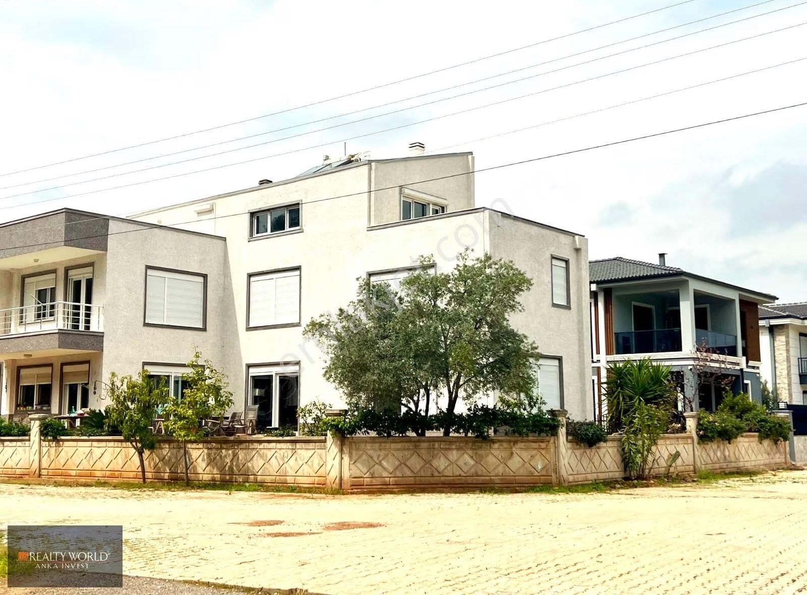 Düzlerçamında Ormana Cephe 5+1 Geniş Triplex Villa