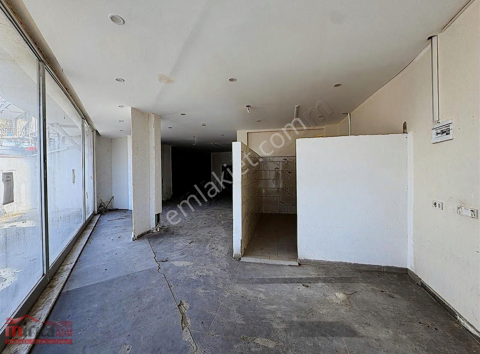 Beylikdüzü Dereağzı Da Satılık Düz Giriş 150 M2 Dükkan - Görsel 2