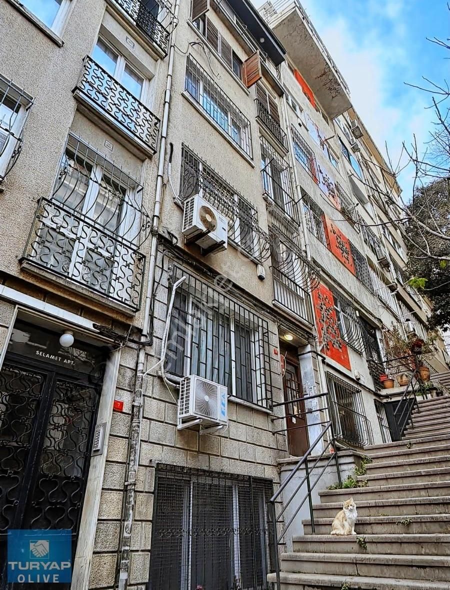 Gümüşsuyunda Merkezi Konumda, Şık Ve Ferah 1+1 Eşyalı Kiralık