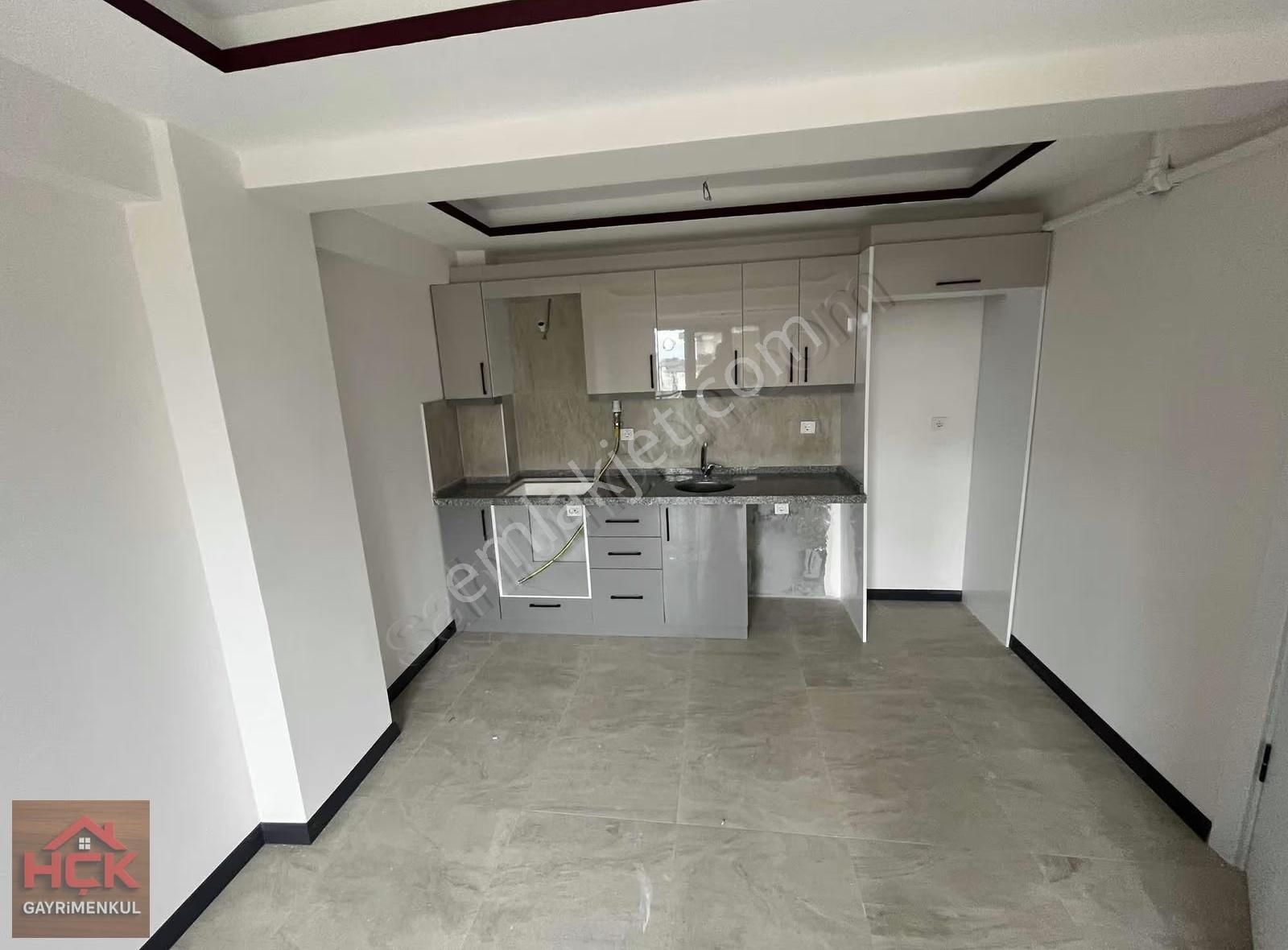 Yeni Mahalle'de Ana Cadde Üzeri Kiralık 1+1 Daire - Görsel 7