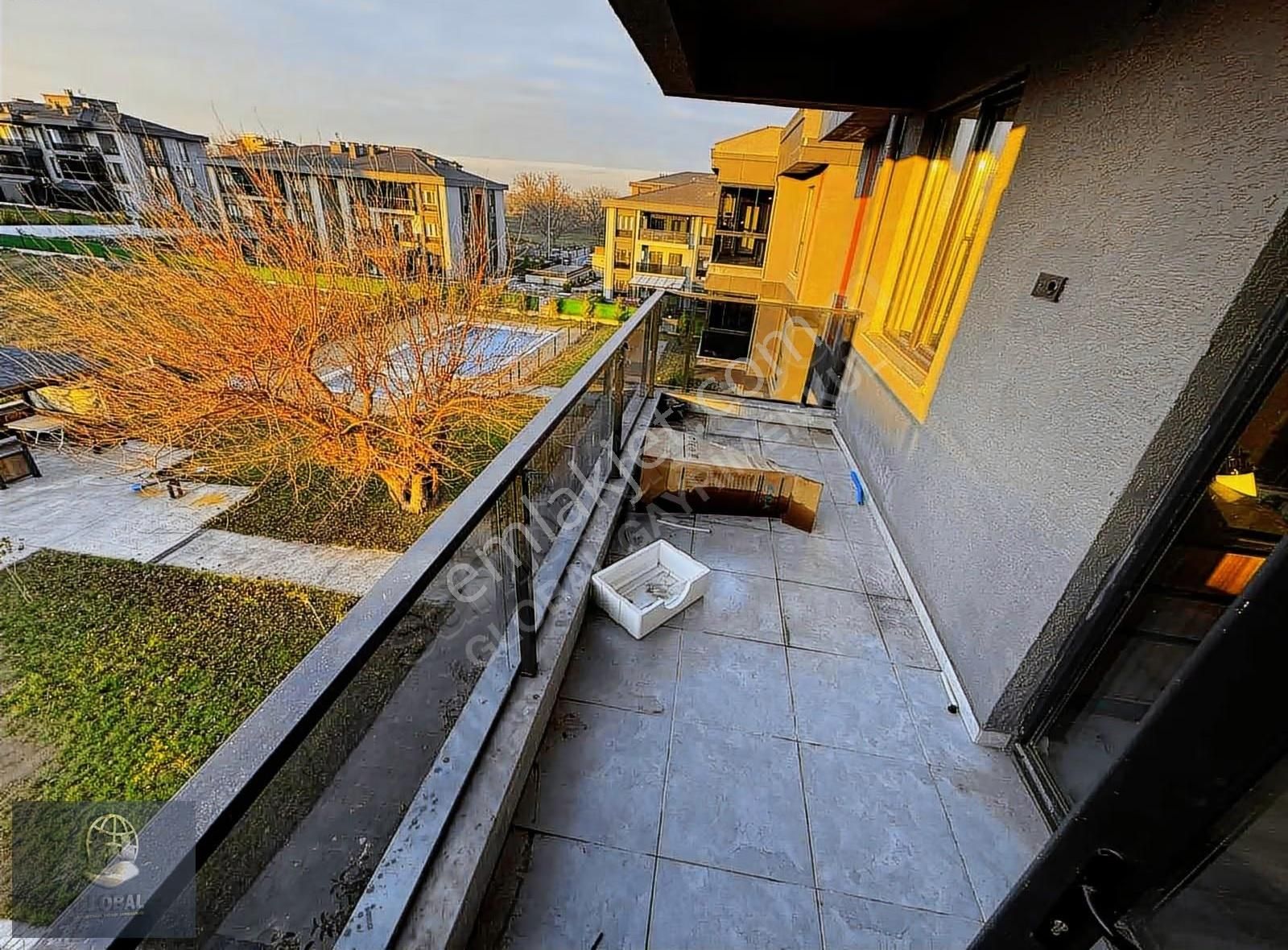 Emlak Konut Bölegesi Yatay Mimari Havuz Cephe Lüx 2+1!! - Görsel 2