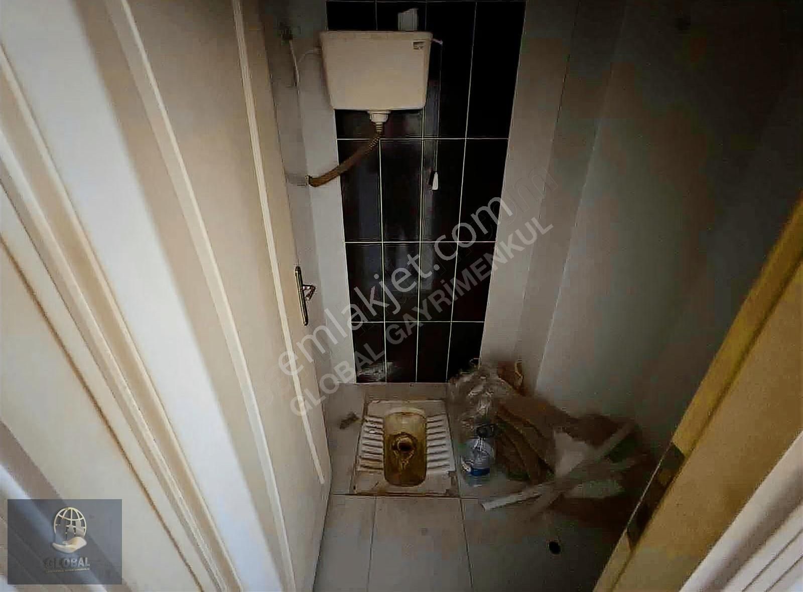 Reşadiye Askentcaddesi Yakını 12 Yıllık İskanlı 2+1 Kupondaire - Görsel 7