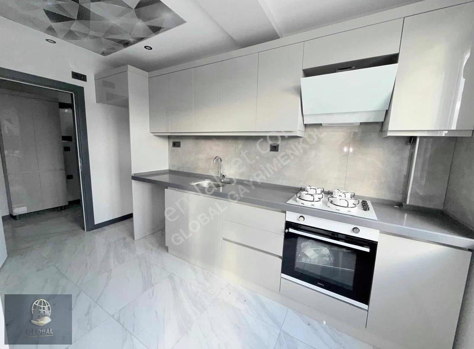 Zafer Mah Anadolu Liseai Civarı Ayrı Mutfak 1+1 !!