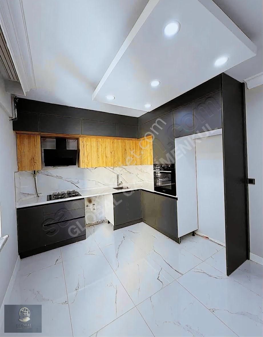 Muhittin'de Bulvar Cephe Özel Tasarım 170m2 4+1 !!