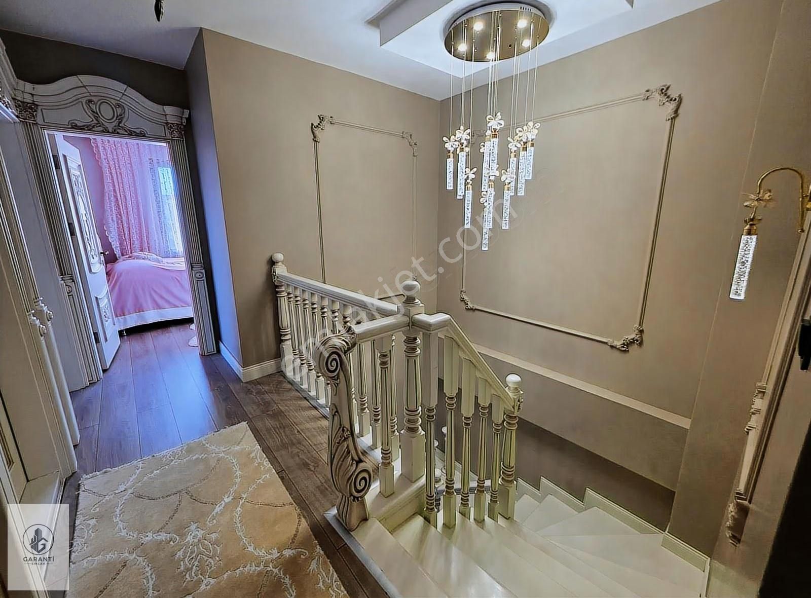 Akyazıda Yüksek Okul Yanı 400 M2 Arsa Üzerinde 5+1 Villa Satılık - Görsel 3