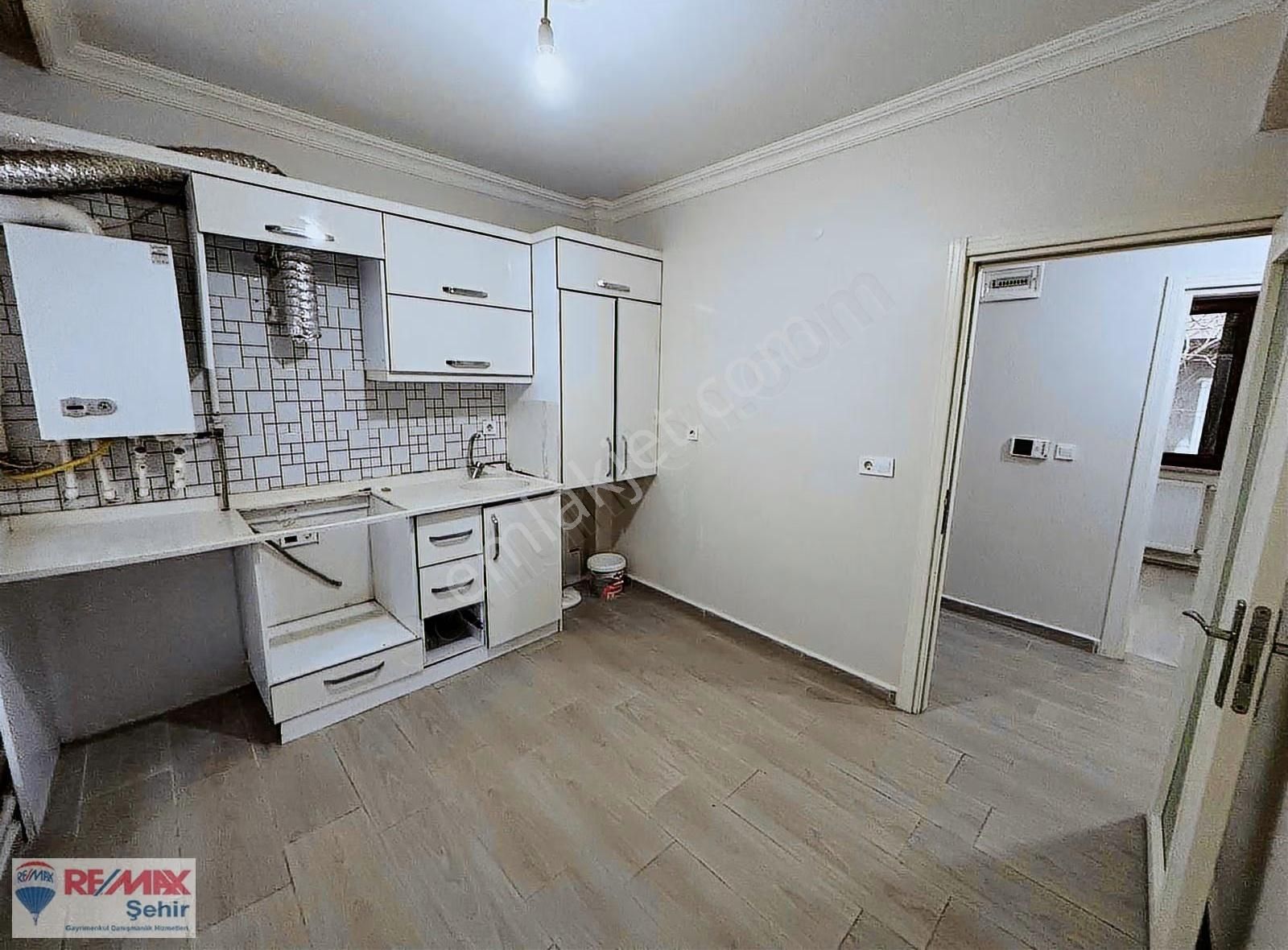 Remax Şehir'den Merkez Gaziosmanpaşa'da Satılık Yüksek Giriş 2+1 - Görsel 6