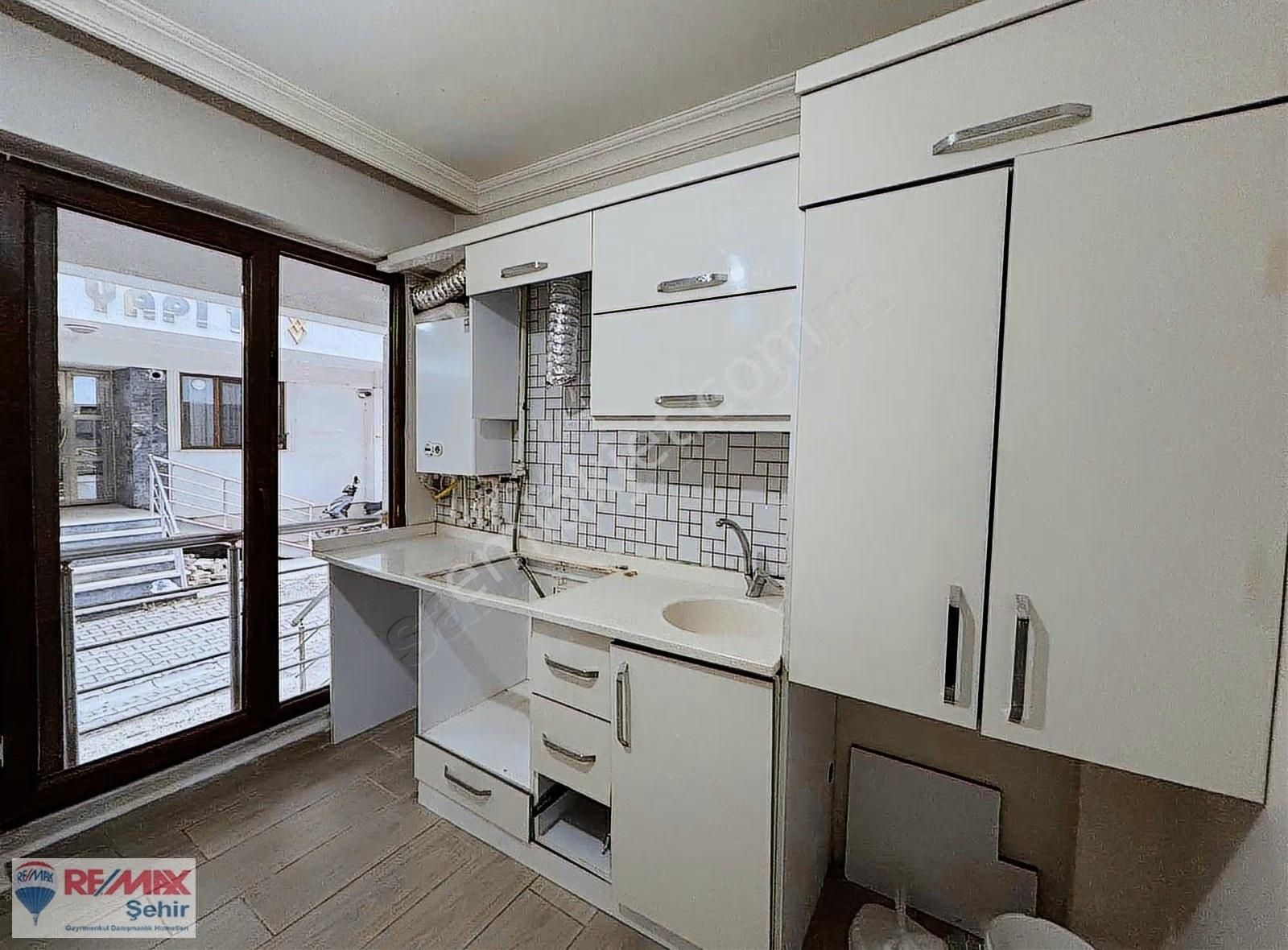 Remax Şehir'den Merkez Gaziosmanpaşa'da Satılık Yüksek Giriş 2+1 - Görsel 3