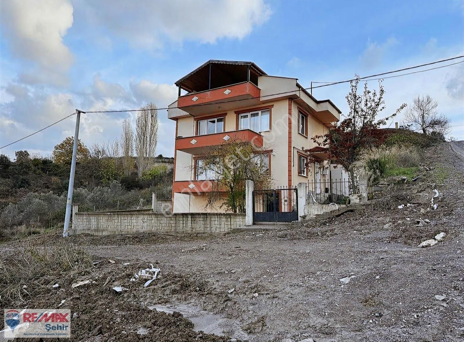 Termal Akköyde Kiralık Deniz Manzaralı Villa - Görsel 18