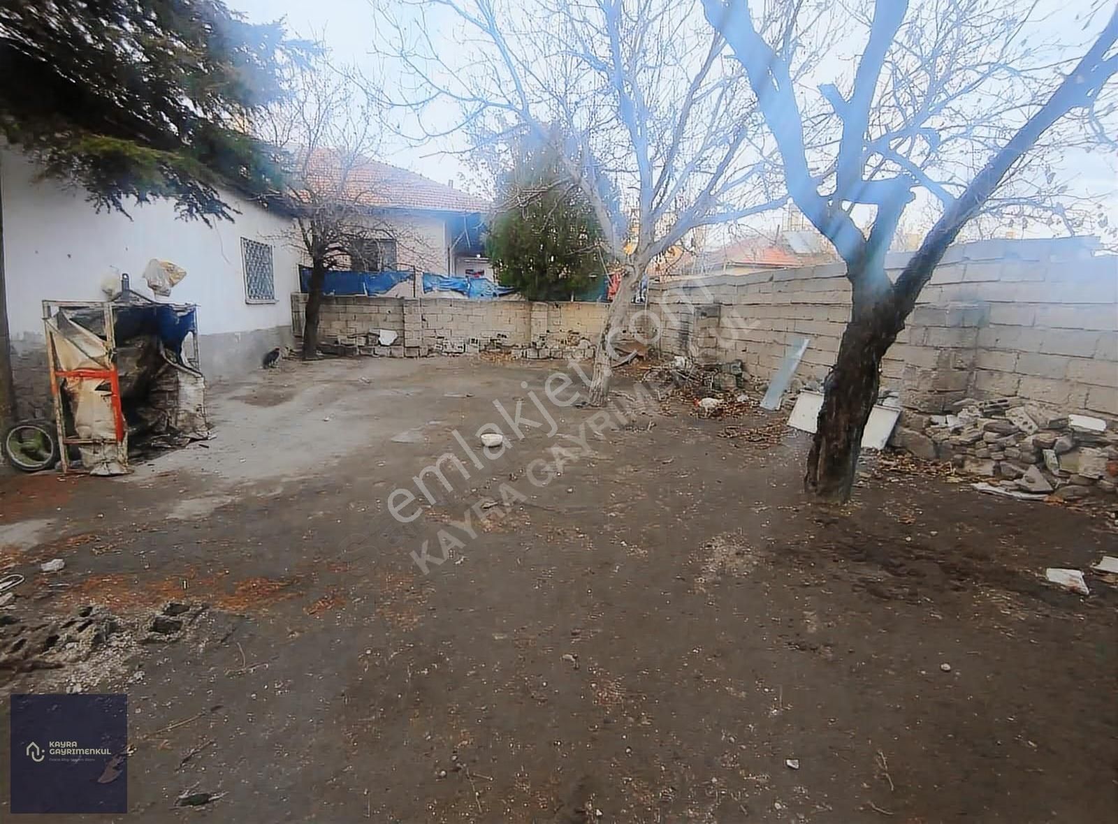 Kayra'dan Fırsat!!yatırımlık,geniş Arsa Paylı Müstakil Ev - Görsel 3