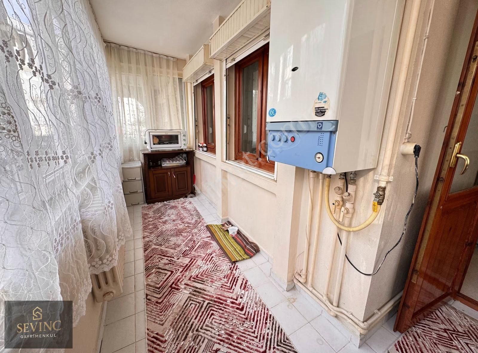 Sevinçten Paşakonakta Okullar Bölgesinde Geniş 2+1 Satılık Daire - Görsel 3